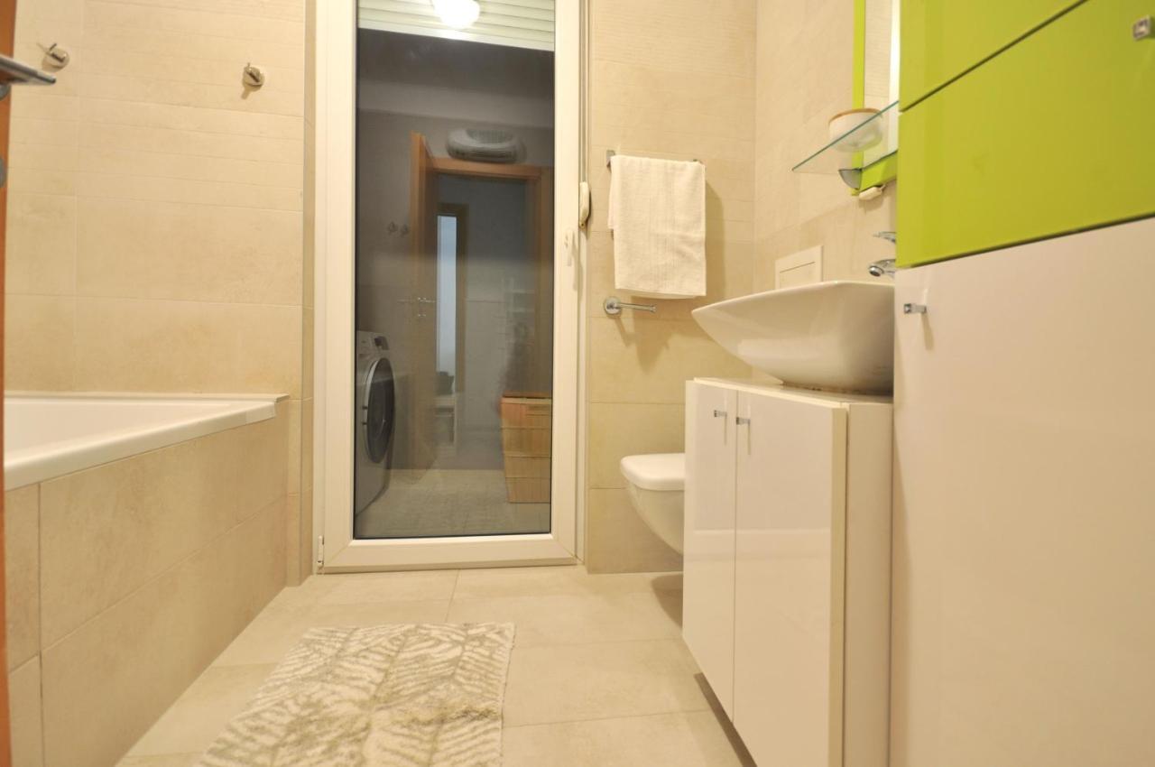 Family Apartment Noel - Omiš Eksteriør bilde