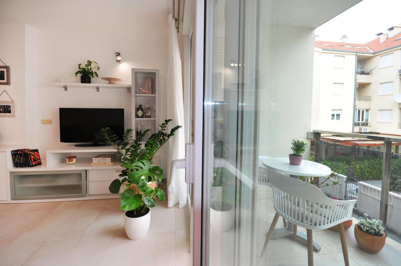 Family Apartment Noel - Omiš Eksteriør bilde