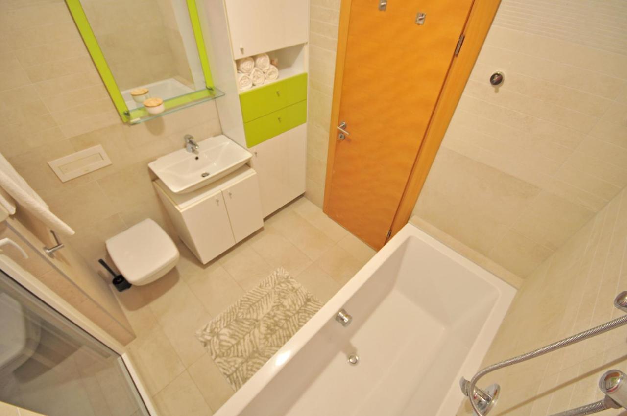 Family Apartment Noel - Omiš Eksteriør bilde